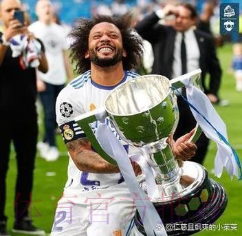 卡瓦尼的身边人确认球员可能在明年1月加盟皇马